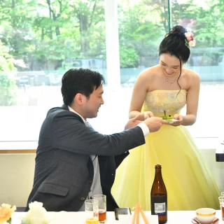 ゲスト様ひとりひとりへ直接ケーキをお渡しする”幸せのお裾分け”♪