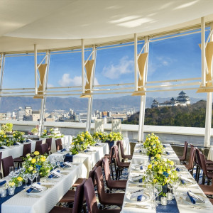 レストランウェディングも承っております！ホテル最上階からは、和歌山城や和歌山港などが一望できます。全面ガラス張りの会場は開放感が凄い！！|ホテルアバローム紀の国の写真(17386058)