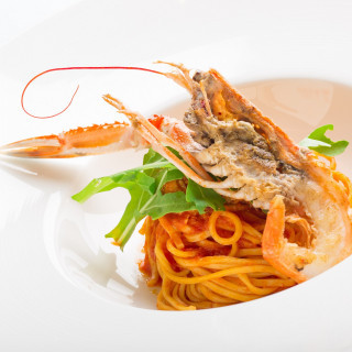 イタリア料理「匠」の一品 アカザ海老とルッコラのトマトソース タリオリーニ