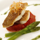 春夏秋冬旬の食材の持ち味を存分に活かし、おふたりからの感謝の気持ちを一皿一皿にのせて