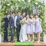 屋上庭園は『都会のど真ん中のちょっとした異空間』。緑溢れるガーデンでは、家族やお友達との写真撮影を楽しんで…!ドレス姿を全身で撮影できるのが魅力。