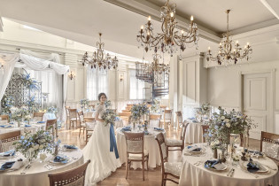 木目調のアンティークダイニング|東京アフロディテの写真(55681001)