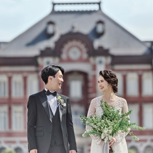 東京駅での前撮りも人気☆彡ウェルカムボードにしたり、招待状に使って素敵な想い出に。|東京アフロディテの写真(55763388)