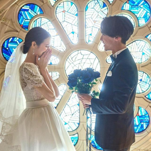 青いバラを使ったオリジナルセレモニーも人気