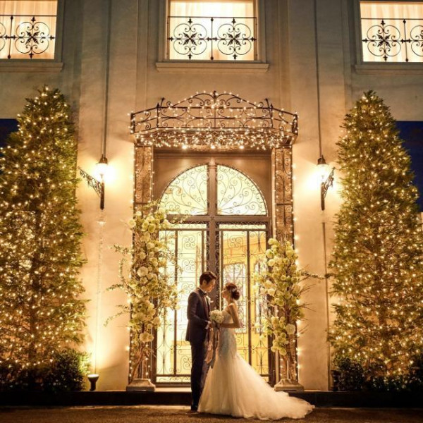 東京駅から車で5分の好立地。珍しい一軒貸切タイプの結婚式場でプライベートウェディングをご提案