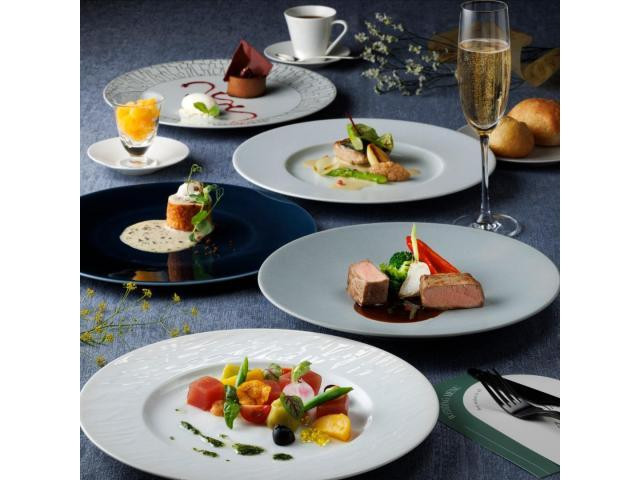 【来館特典】4万円コース試食【成約特典】最大130万円分の豪華特典