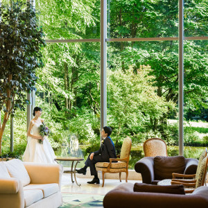緑溢れる2万坪の森を眺めながら贅沢なホテル時間を…|フォレスト・イン 昭和館(オークラホテルズ&リゾーツ)の写真(23857838)