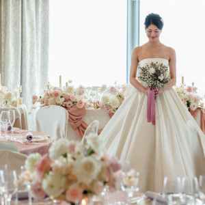 人生最高の装いをまとい、祝福の舞台へ