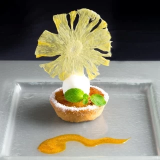 五感を満たす、ザ・リッツ・カールトン大阪自慢の美食をご堪能ください。