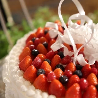 ペストリーシェフによる繊細な飴細工。