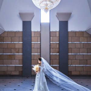 花嫁を自然光が優しく包み込む神秘的な空間|グランシャリオの写真(17137332)