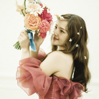 ベールやシューズなどの小物付なので金額も上がりづらく安心。