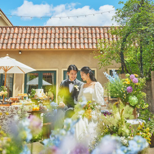 ふたりの楽しい会話が聞こえてきそう|プリムローズ/FIVESTAR WEDDINGの写真(42209843)