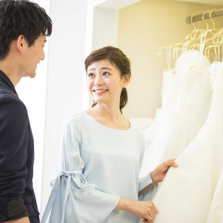 約7か月前からお選びいただける衣装
御家族様やご友人を招いての御試着も可能です
