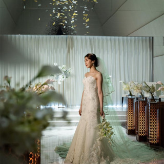 ＼五感を刺激する感動舞台／挙式体験×試食×最大135万円優待