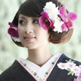 衣装のバランスを考慮しながら、ご希望のヘアメイクをお作りいたします。