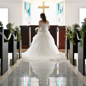 チャペルを使った記念のお写真も残せます♪:公式HP限定【ドレス優待付き】フォトウェディングプラン|石巻グランドホテルの写真(55564023)