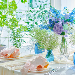 お花とナフキン・クロスなどの雰囲気で会場全体のイメージが決まります|迎賓館シェーナ～PARTIR KYOTO～の写真(31870152)