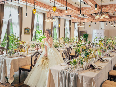 アメリカ通販ファッション the『結婚式』を挙げたい花嫁様へ」｜チャペルは天井が高く，壁 フラワー・リース