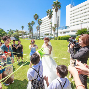 前撮りに最適な入り江と緑の芝生が広がるの本館ガーデン|グランドエクシブ鳥羽の写真(665470)