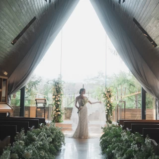 針葉樹の森にたたずむ、St.Conifer Chapel
