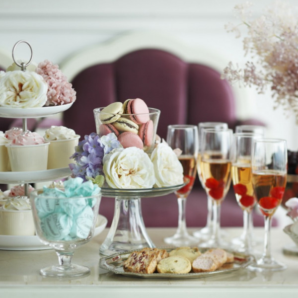 ウエルカムラウンジ&カフェではデザートブッフェやカクテルパーティなどゲストと楽しむおしゃれな演出を|ハイランドリゾート ホテル&スパの写真(1545769)