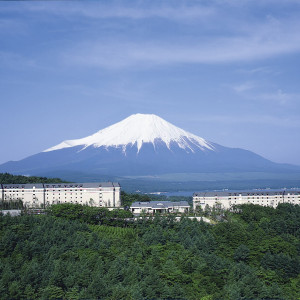 日本一の壮大な富士山はおふたりのハレの日を見守ってくれます|エクシブ山中湖の写真(611797)