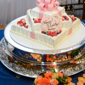 ケーキのデザインや周りのお花にもおふたりらしさを表現|エクシブ山中湖の写真(6399742)