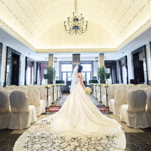 結婚式は一日一組限定のため当日しっかりお写真撮影の時間が確保できます。お二人の為だけにスタッフがフォローに入ることができる＆前撮り費用も抑えられるなどメリットがたくさん！|エクシブ山中湖の写真(53477598)