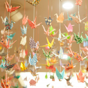 フローリストの提案で披露宴会場に鶴の飾りも♪|エクシブ山中湖の写真(8308828)