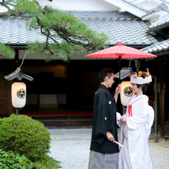 1250余年の歴史を有する「立木神社」や国指定史跡「草津宿本陣」でのオリジナル和婚もご提案