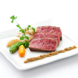 県産のお肉を使ったメイン料理