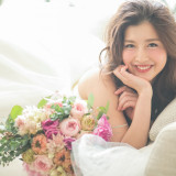 今日は女性が一番輝く一日。お気に入りのドレスとブーケで最高のワンショットを残そう