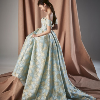 【Dress】多彩なデザインから選べる、豊富なドレスコレクション