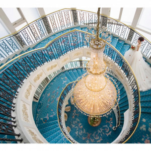 大螺旋階段で思い出の一枚を|Royal Garden Palace 八王子日本閣の写真(810749)
