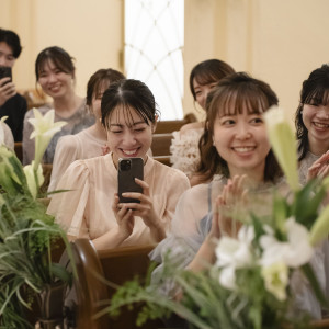 ゲストも自然と笑顔溢れる空間|赤坂ル・アンジェ教会の写真(54501003)