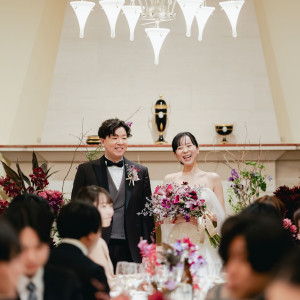 シャンデリアや絵画がどこで写真を撮っても華やかに彩ってくれる|赤坂ル・アンジェ教会の写真(54503576)