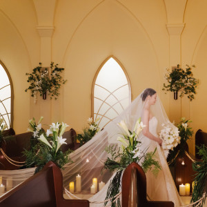 13mのバージンロード。今までの想い出を振り返りながら歩む姿が感動的|赤坂ル・アンジェ教会の写真(54500999)