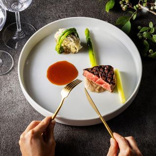 【料理口コミ*1位受賞】3万円相当の4品ハーフコース試食◆福岡市内で最も評価の高い美食を堪能して