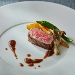 【限定★9品試食】特上の黒毛和牛食べ比べ＆人気演出体験＊料理半額特典付