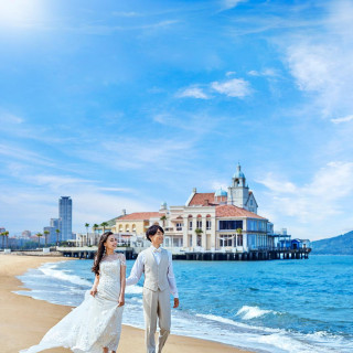 太陽の輝きと祝福をあびて、笑顔はじけるリゾートウエディングを!