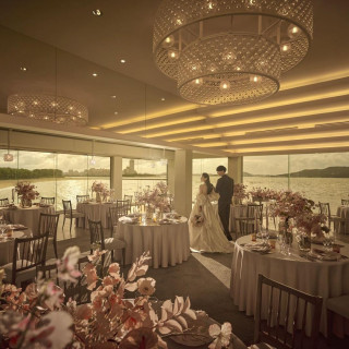 【初見学に】支持率No.1!海上リゾート×絶景会場×厳選コース試食