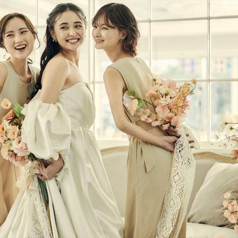 お揃いのドレスコードでリゾートウェディングが楽しめます。