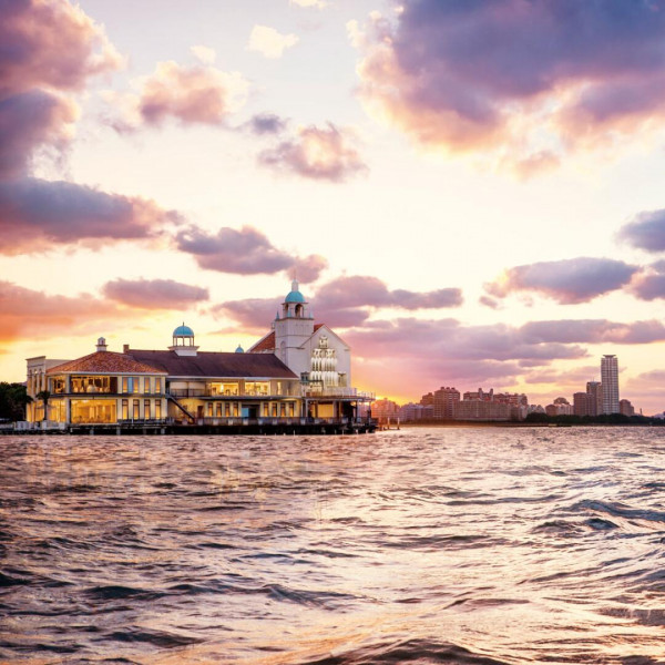 サンセットの中出優雅な時間を