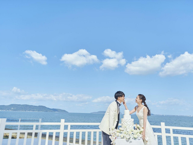 【ドレス重視の花嫁必見】33万円特典&最旬ドレス試着体験