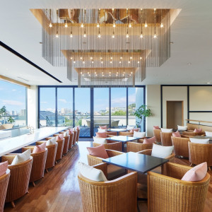 ドリンクを片手にゆったりとくつろげるラウンジ|AMANDAN TERRACE ～アマンダンテラス～の写真(54523493)