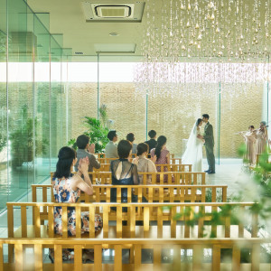 光と自然の祝福に満ちた、 チャペルで叶う温かな挙式|AMANDAN TERRACE ~アマンダンテラス~の写真(53137302)