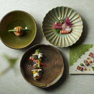 和の心と文化が凝縮された五感で楽しむ北海道四季の和食料理。エルムガーデンの日本料理は、食材や調理法、料理の細工や名前、器のすべてに季節感や意味を盛り込んで提供しています。|エルムガーデンの写真(33406907)
