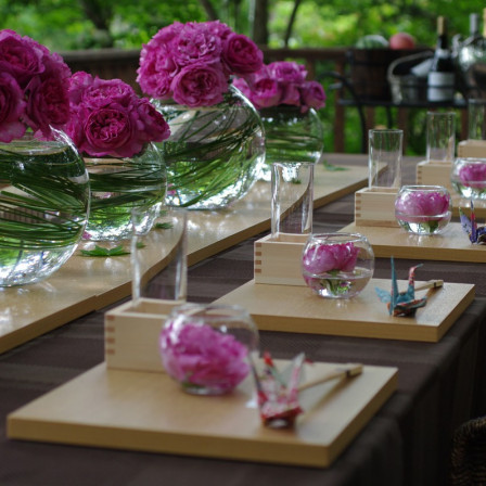 SANSOUのテラスでの会食もテーマに沿ってコーディネーターがご提案|エルムガーデンの写真(774746)