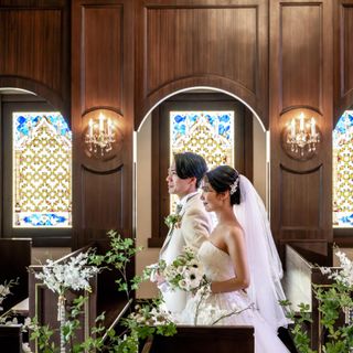 【本格的な大聖堂を見学】光が包む挙式体験